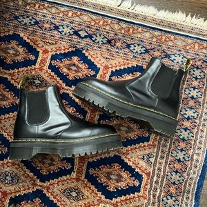 Dr Martens 2976 Platform Chelsea Boot